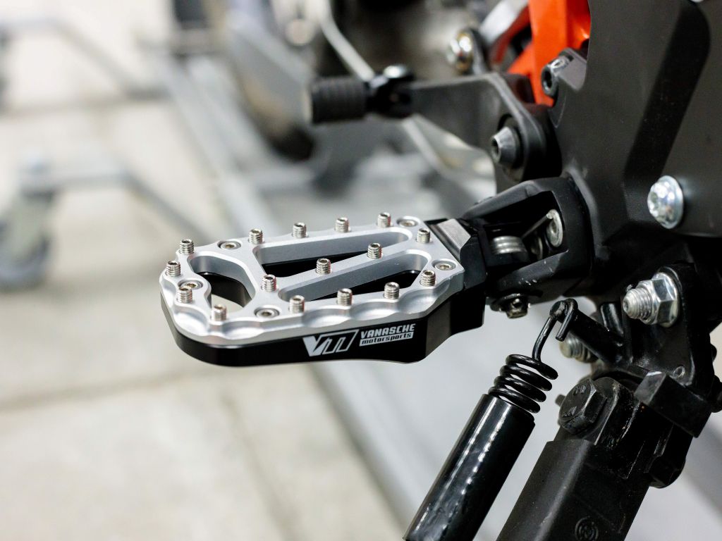 KTM 390 Footpegs