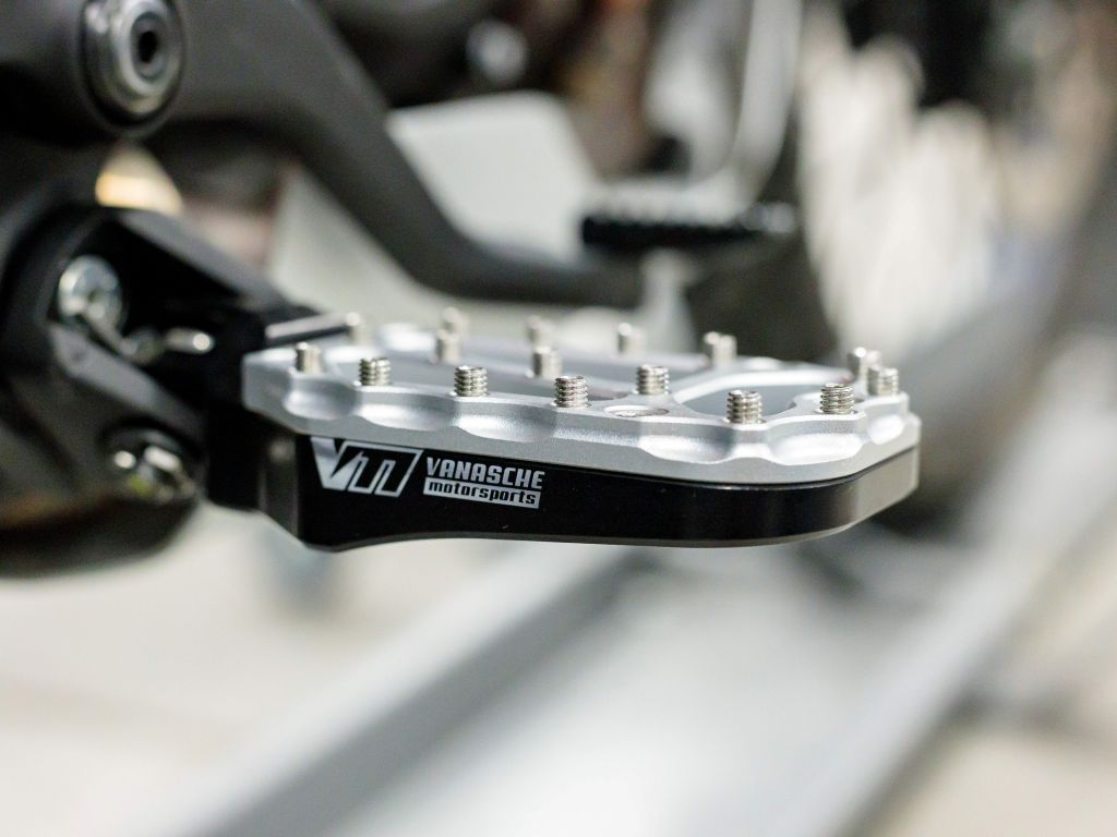 KTM 390 Footpegs